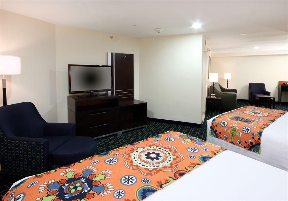 Fairfield Inn & Suites San Diego Old Town Exteriör bild