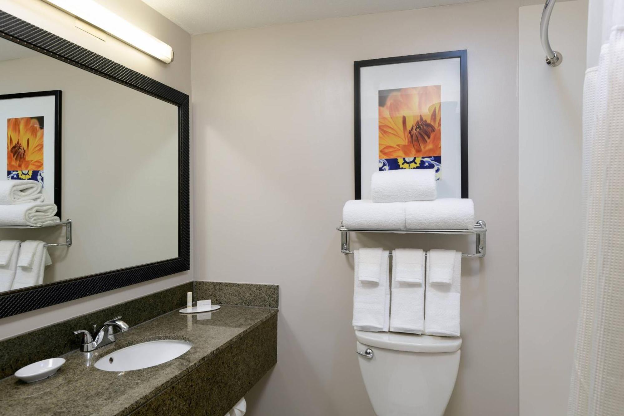 Fairfield Inn & Suites San Diego Old Town Exteriör bild