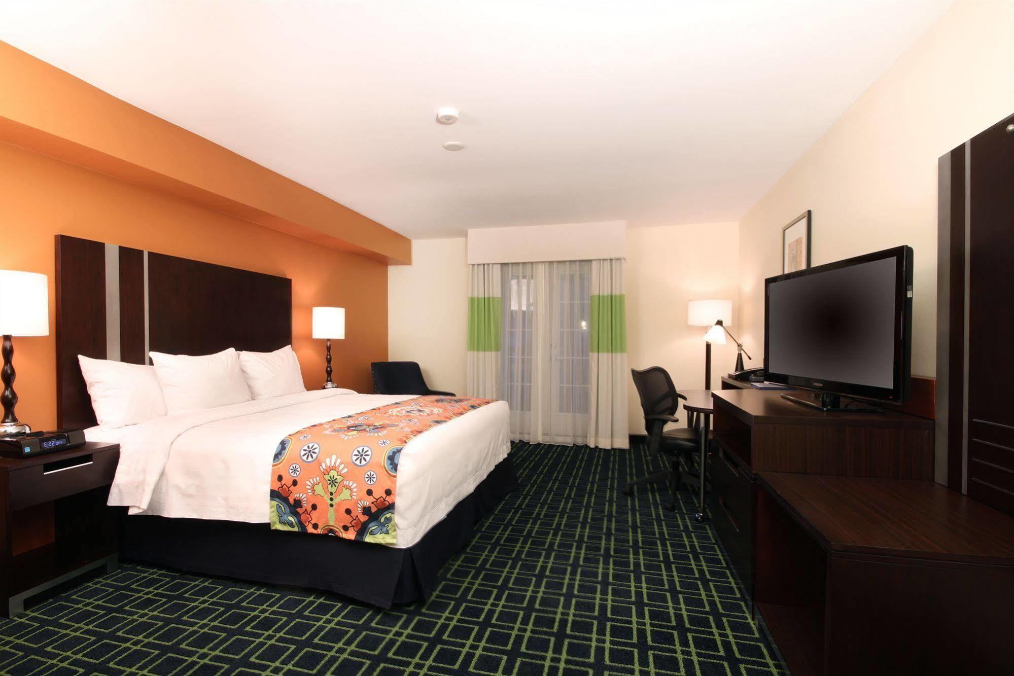 Fairfield Inn & Suites San Diego Old Town Exteriör bild
